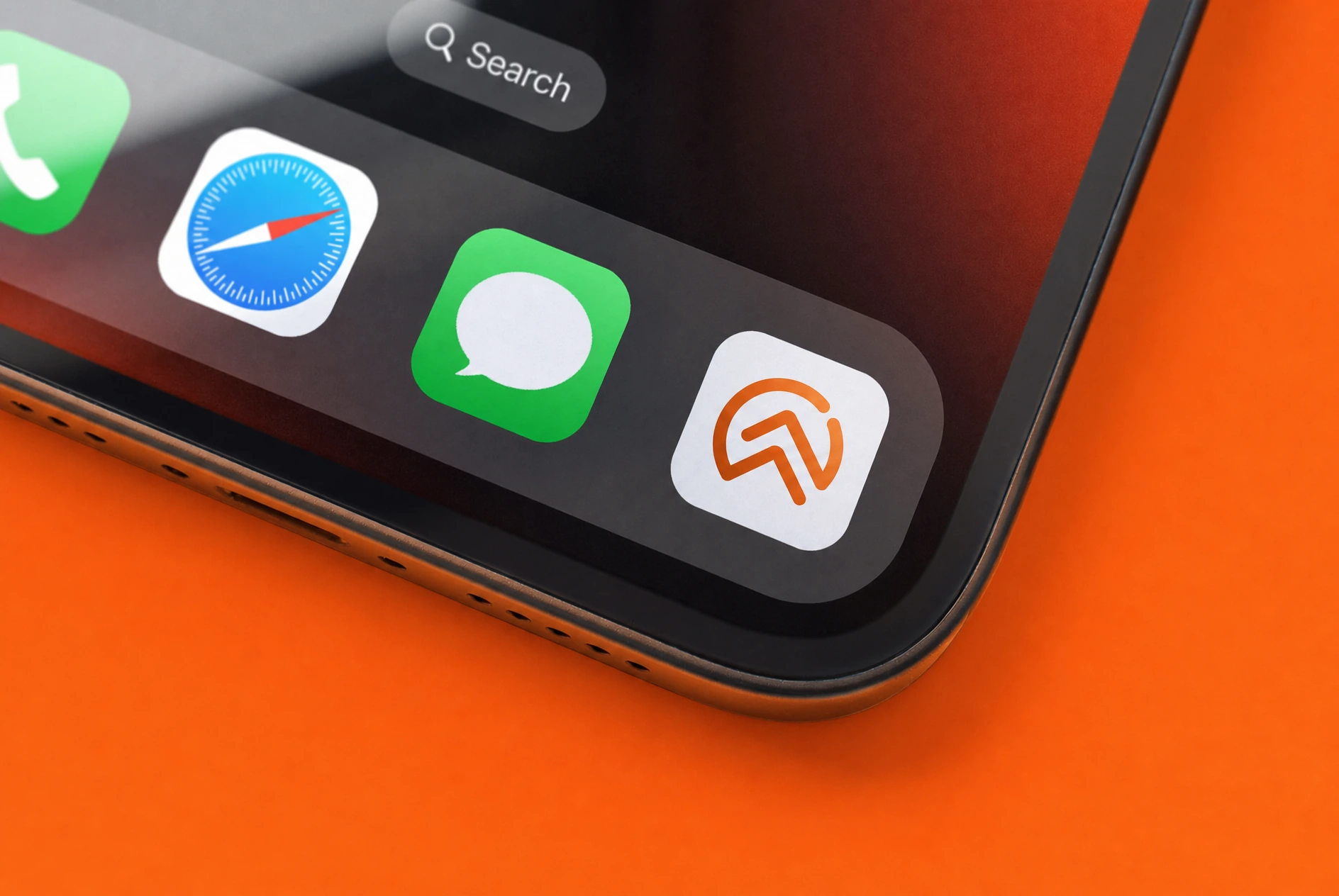 Ícone do app MyScore no dock do iPhone, fundo laranja da marca